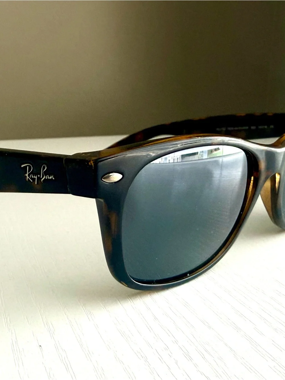 Ray-Ban New Wayfarer RB2132 Brown Tortoise 55mm